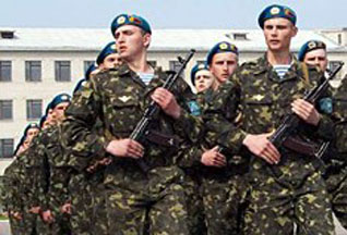 Президент посетил военно-подготовительный центр «Десна»